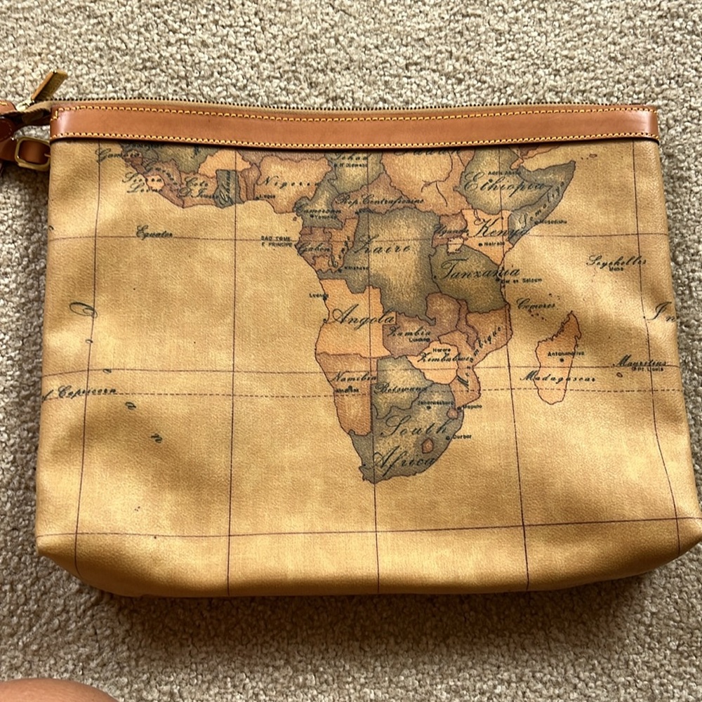 Alviero Martini world map clutch pouch - tan - leather - mint condition - Picture 5 of 9